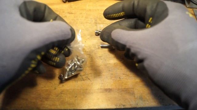 Stanley Razor Tread Gloves смотреть онлайн