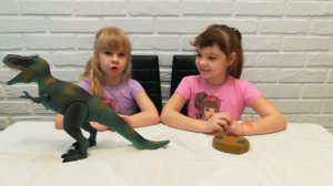 Обзор игрушки динозавра тираннозавра Attivio Tyrannosaurus  с пультом