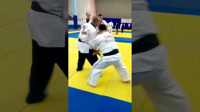 12 варианты защиты от удара ножа с низу смотреть онлайн