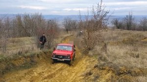 Что может стандартная Нива?! Полный сток против тюнинга или кто дальше проедет?