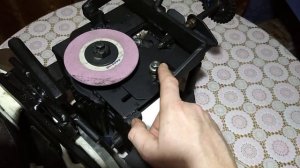 Самодельный станок для заточки коньков.