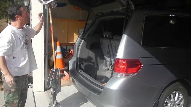 2009 Honda Odyssey Liftgate Support смотреть онлайн