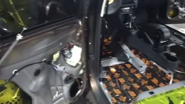 Skoda Rapid изоляция от шума. ШВИ выполнена за 8 часов. В салоне стало гораздо комфортнее находитьс смотреть онлайн