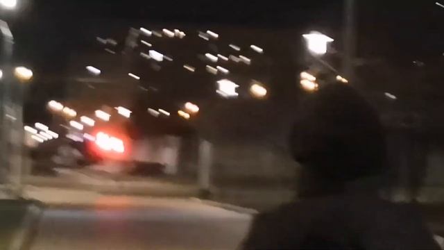 Разговор девушки из Москвы и парня из Нижнего, снятый на херовую камеру смотреть онлайн