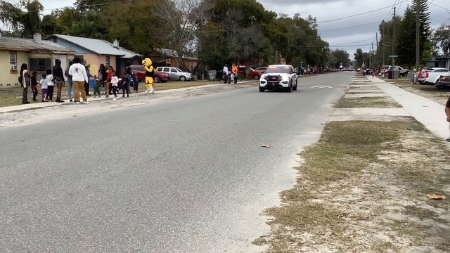 Orange county sheriffs office bikes and unit 293 sweeping the road смотреть онлайн