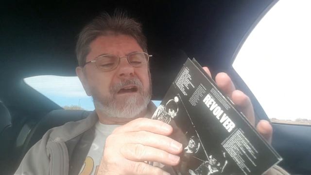Hunting for the Beatles 2022 Revolver 2 CD set and unboxing смотреть онлайн