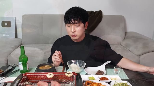 느그덜 '소 혀' 무봤나? 우설구이 먹방 (Ft.겉절이, 된장찌개) 혼술 리얼먹방 Grilled Beef Tongue MUKBANG ASMR  EATINGSHOW