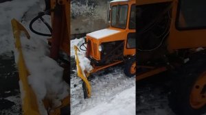 Самодельный трактор из старого ЛуАЗ с двигателем ВАЗ обзор часть 1