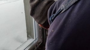 Пароизоляционная лента изнутри дома, периметр оконного проёма, исправление ошибок монтажников окон