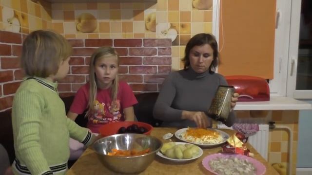 Сельдь под шубой и моя неудачная стрижка/ Каникулы у детей + маленький бонус в конце)