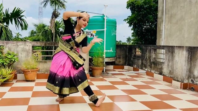 Manike Mage Hite || Classical dance performance || THE BONG CASE || 💖 смотреть онлайн
