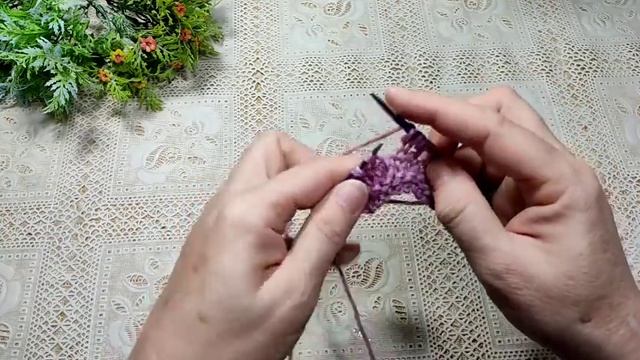Лёгкий и воздушный пуловер.Узор спицами ажурные волны. смотреть онлайн