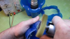 Режем пластик и текстолит.