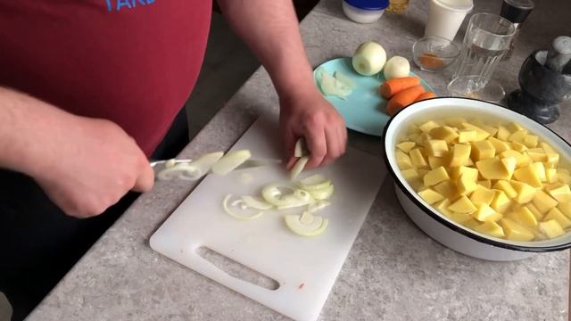 Мясо с картофелем в казане на костре смотреть онлайн