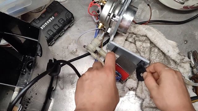 Coffee machine Repair DeLonghi pump replacement смотреть онлайн