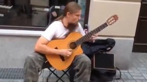 Уличный гитарист-виртуоз поляк Мариуш Голи