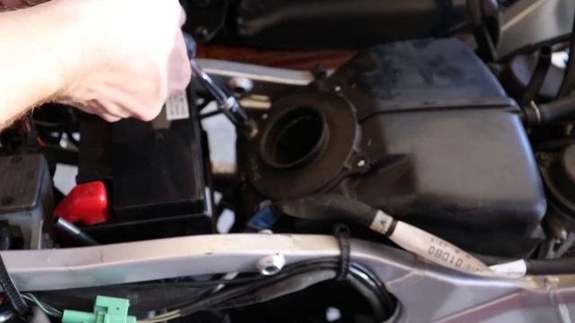 GS500 K&N Air Filter Install How To | Episode 4