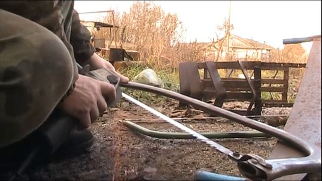 Как затачивать ручную пилу по дереву??? Болгаркой!!!!! смотреть онлайн