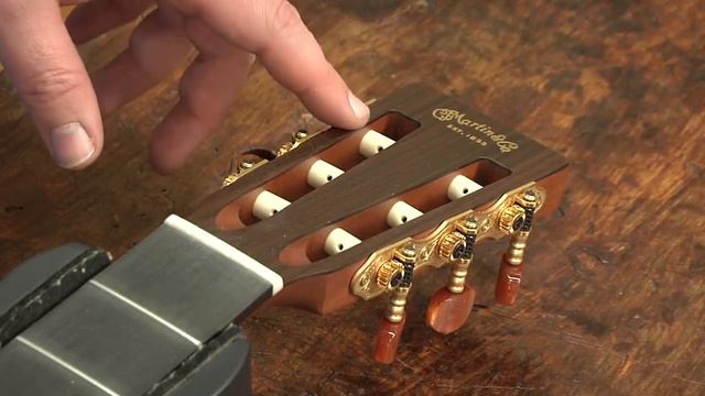 Restringing Your Classical Guitar смотреть онлайн