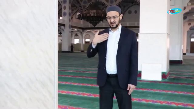 Не мешайте людям зайти в мечеть !!! намаз смотреть онлайн