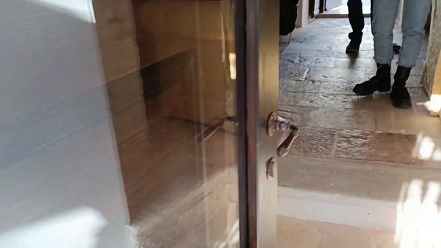 Inside the trullo, Alberobello. Внутри трулло, Альберобелло. смотреть онлайн