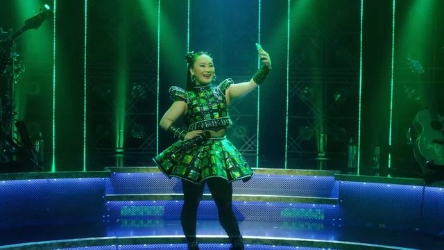SIX is Broadway's Tony Award®-Winning "Euphoric Celebration!" смотреть онлайн