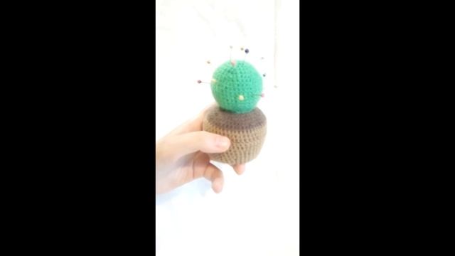 ВЯЗАНАЯ ИГРУШКА. (ИГОЛЬНИЦА-КАКТУСИК)