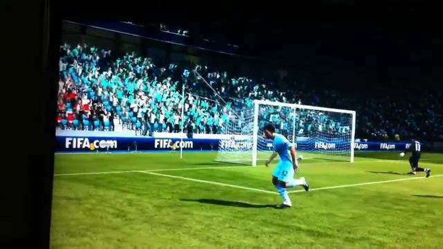 Fifa12 pro passing David Silva 2ieme angle de vue смотреть онлайн