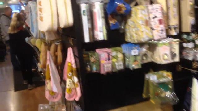 GEEK STORES: Science Fiction Bookstore in Stockholm | Vlog 15 смотреть онлайн