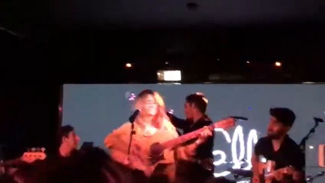 Sofia Ellar - Amor de Anticuario Directo (Canalla, Pamplona) смотреть онлайн