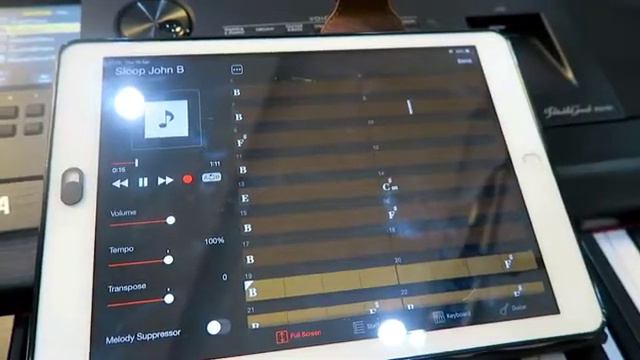 Vittorio & PapaVe review Yamaha DGX670 bluetooth & chord tracker смотреть онлайн