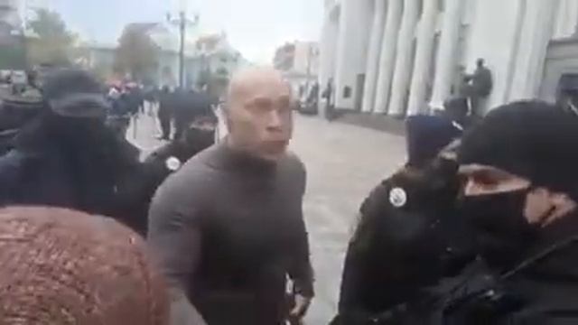 Илья Кива снова поругался с активистами смотреть онлайн