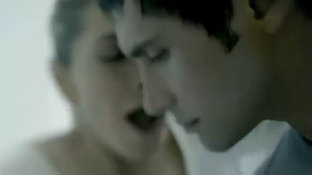 Dan Balan feat. Вера Брежнева - Лепестками Слёз OFFICIAL 2010 смотреть онлайн