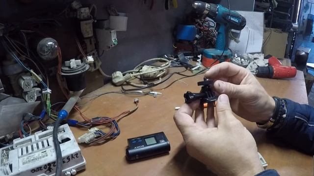 Самодельное крепление в авто для экшен камеры SONY HDR-AS20 смотреть онлайн