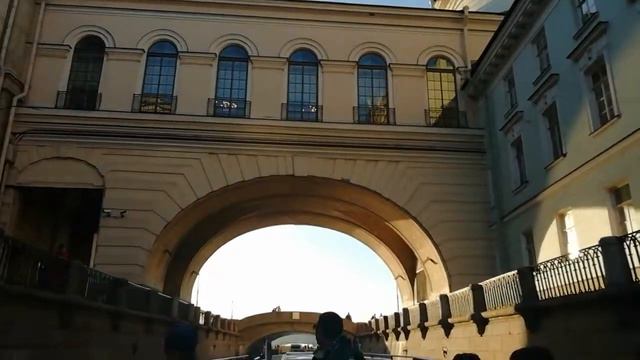 Дома и Нева в Питере! смотреть онлайн