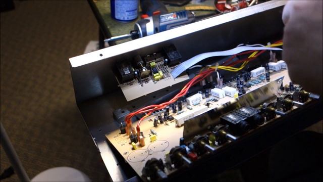 Fender Power Chorus is NOT ready for the stage. Let's get it fixed! смотреть онлайн