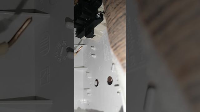 Замена общего блока выключателя и розетки. смотреть онлайн