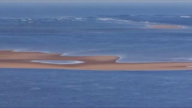море спокойное с плеском волн смотреть онлайн