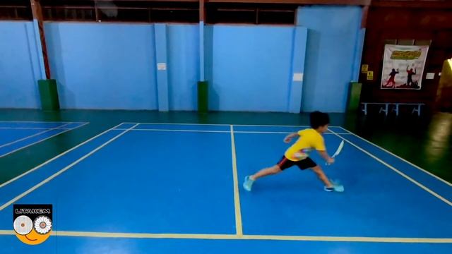 Badminton For Kids - Basic Footwork Badminton Drills ?? | Badminton Tips