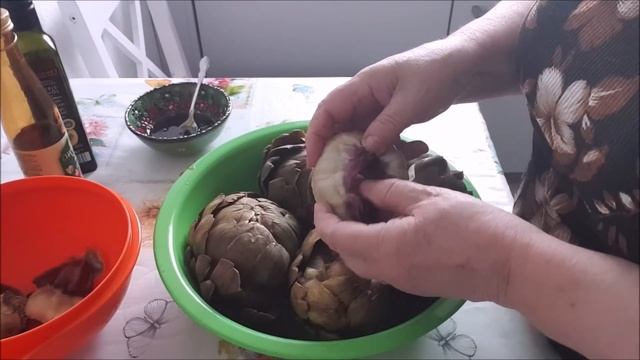 Артишок!Как его едят!Закупились..