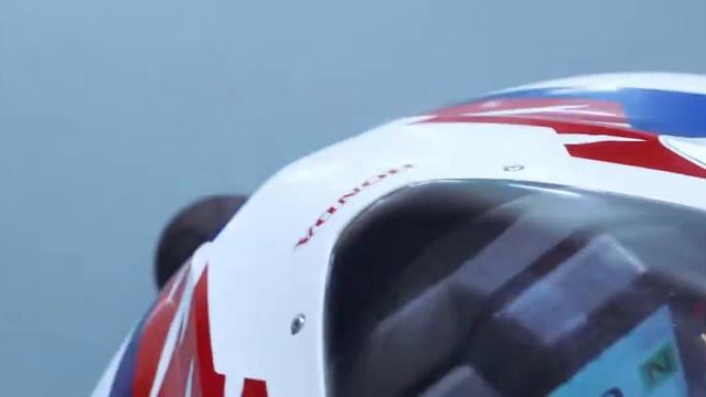 The New CBR1000RR-R Fireblade SP Pearl Glare White смотреть онлайн