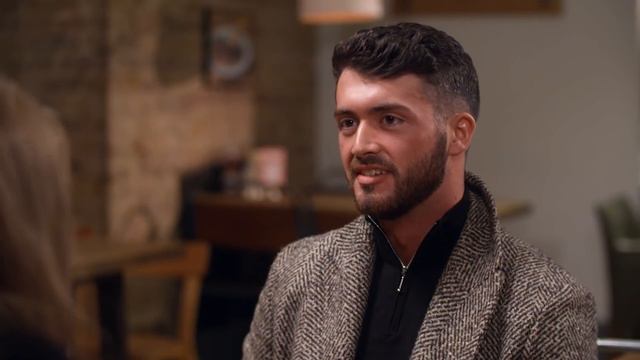 Georgia Steele Gets TOLD OFF By The Agents and FINALLY Has A Good Date смотреть онлайн