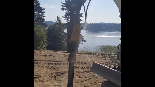 Преимущество пробного бурения грунта под винтовые сваи мини-экскаватором смотреть онлайн