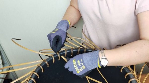 МК Ручки на кашпо из ротанга