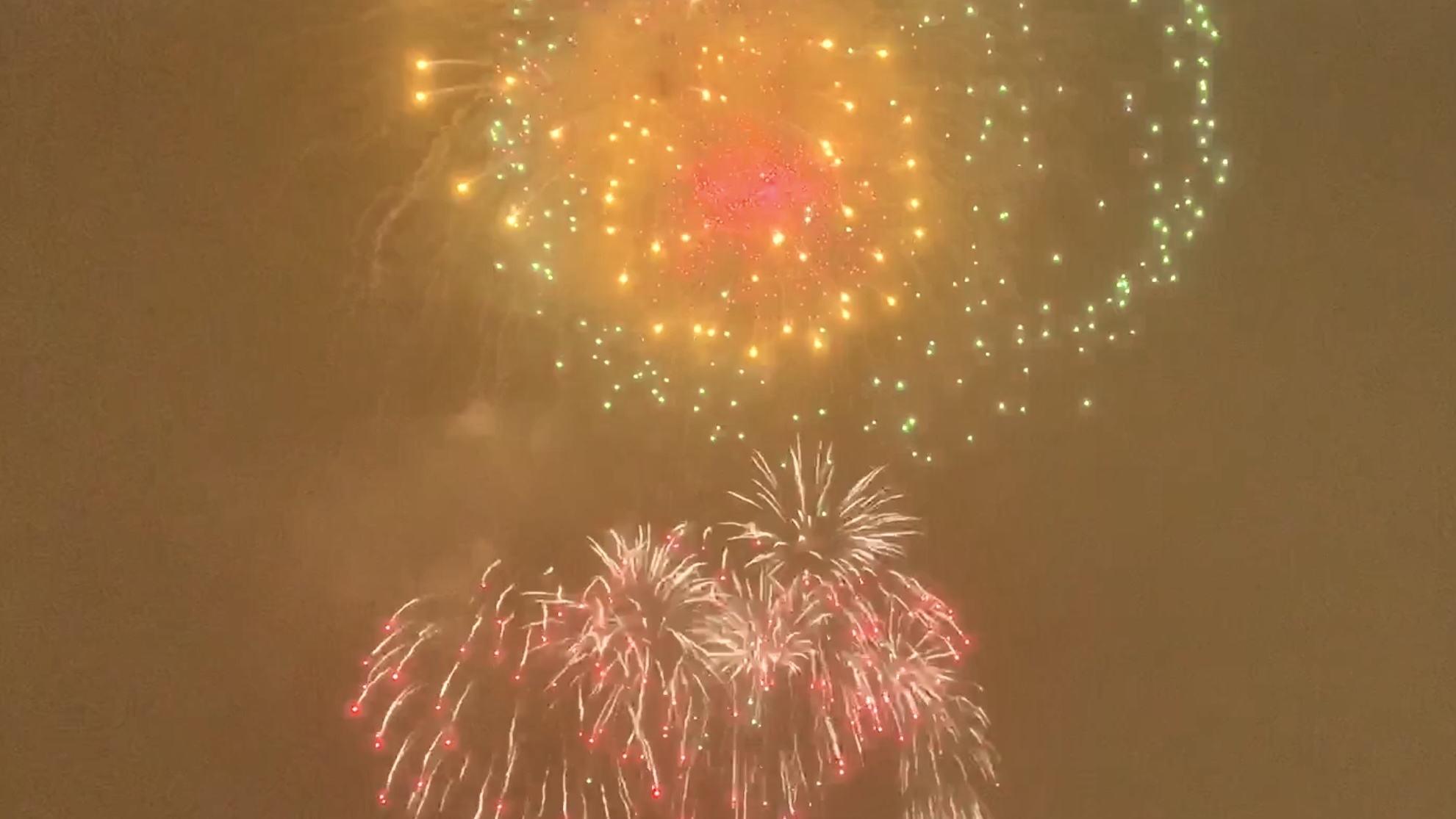 #салют #фейерверки Салют в Санкт-Петербурге / День защитника Отечества смотреть онлайн