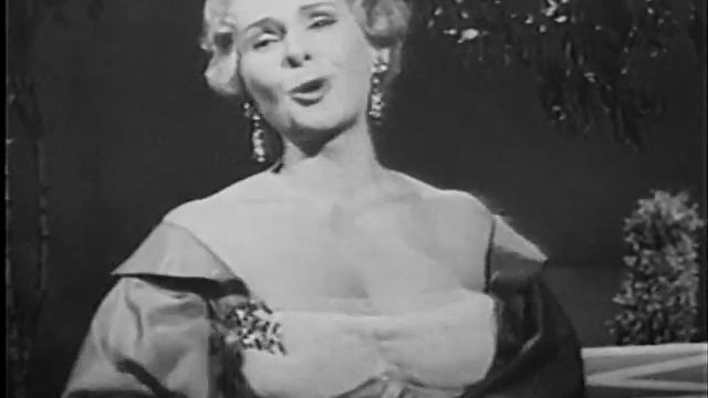 Elisabeth Schwarzkopf sings Operetta (vaimusic.com) смотреть онлайн
