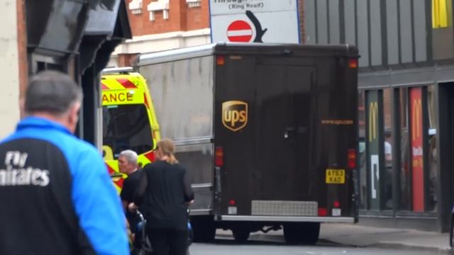 West Midlands Ambulance Off-Road 4x4 Mercedes Sprinter responding смотреть онлайн