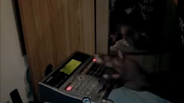 'Mr.Gadget' Finger Drumming on His "Boss DR-880 Drum Machine" to '2012' by Jay Sean Ft. Nicki Minaj смотреть онлайн