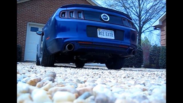 2013 Ford Mustang GT 5.0 Pypes Pype Bomb Axle Back Exhaust Idle and Revving смотреть онлайн
