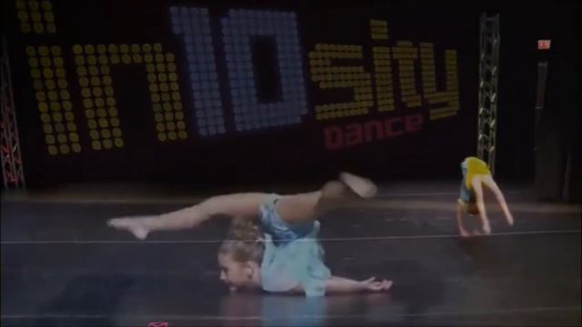 Mackenzie Ziegler смотреть онлайн